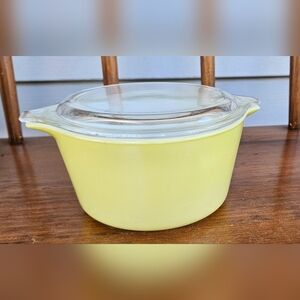 Vintage Pyrex Primary Yellow (33) 1 Quart Casserole, #473 with Lid.